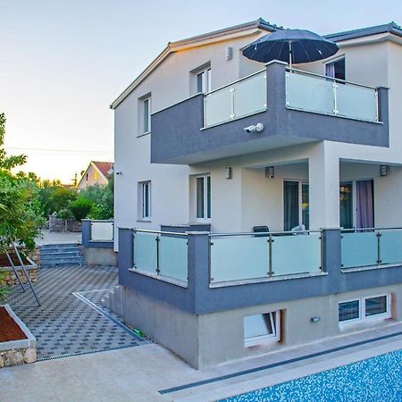 Villa Mmm ヴァンタシチ エクステリア 写真