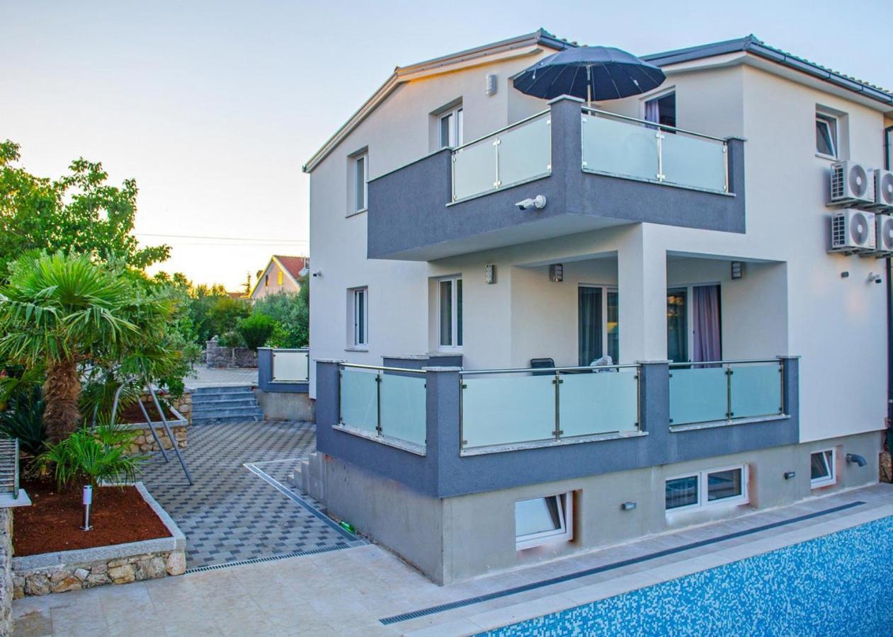 Villa Mmm ヴァンタシチ エクステリア 写真